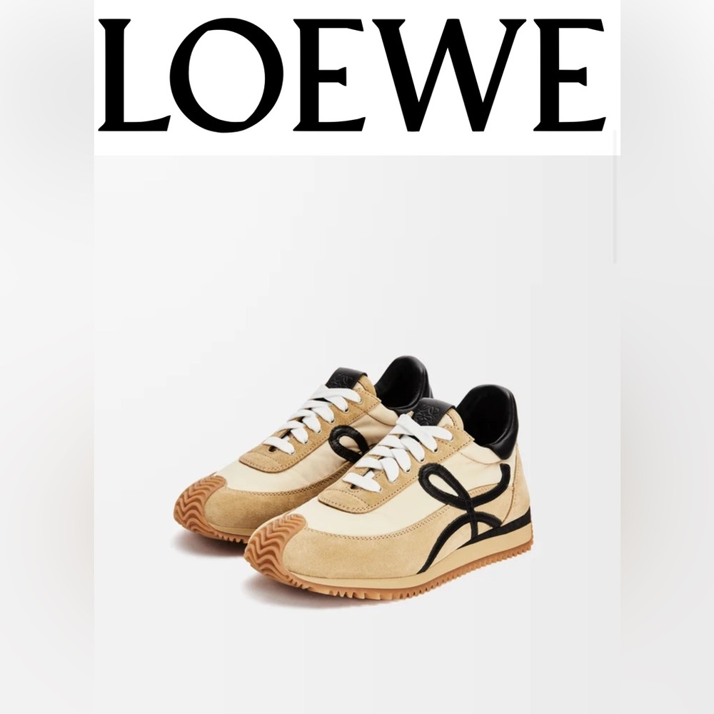 Loewe flow Sneakers in nylon and suede.
Authentic